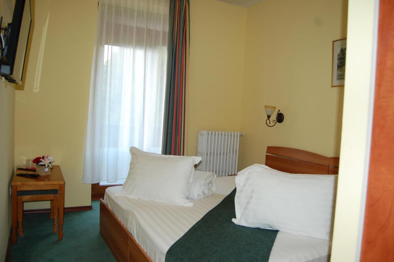 Hotel Bucegi Portile Regatului Pârâul Rece Zewnętrze zdjęcie